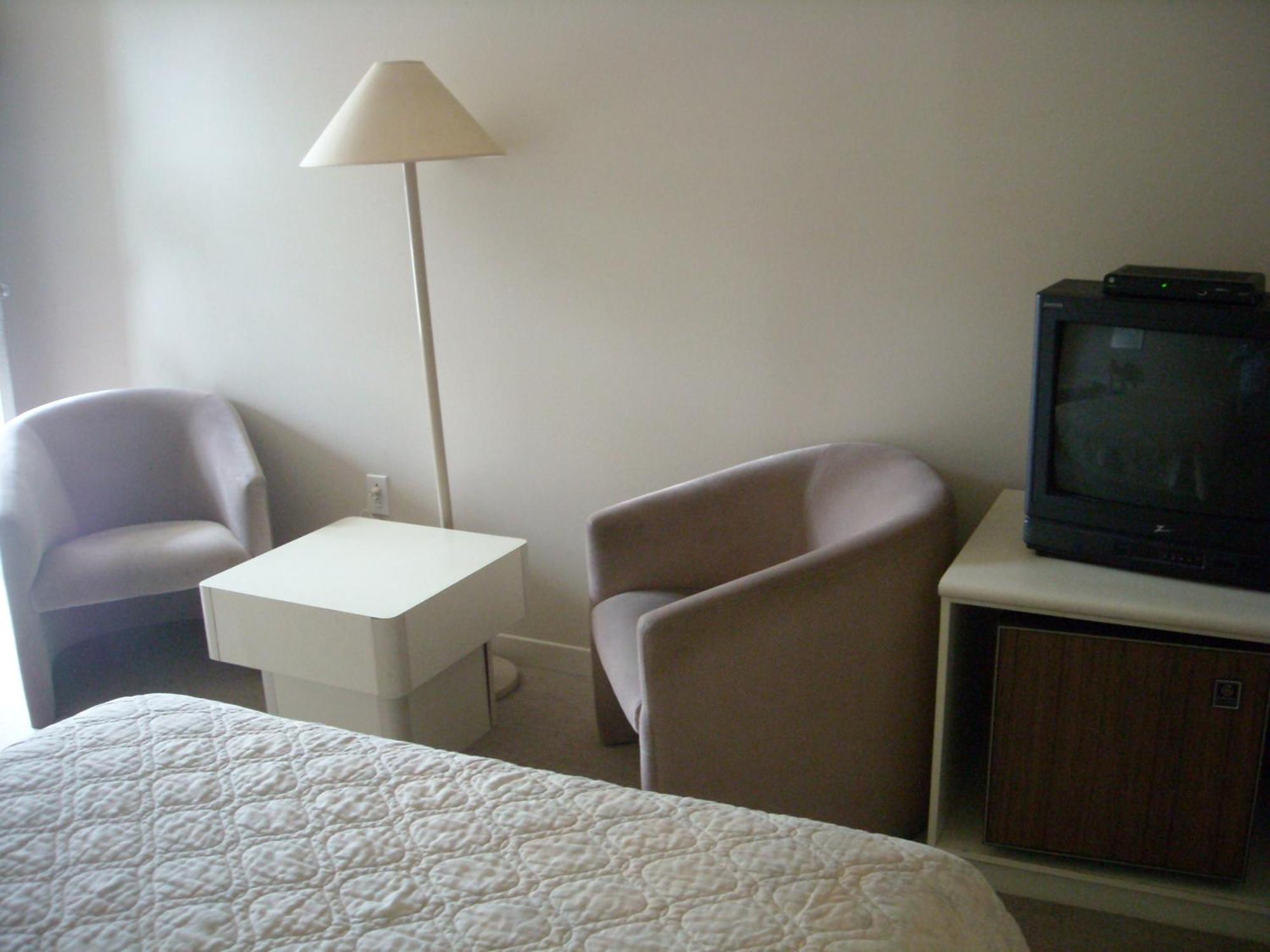 Hotel Oasis Lac St-Louis Salaberry-de-Valleyfield Extérieur photo