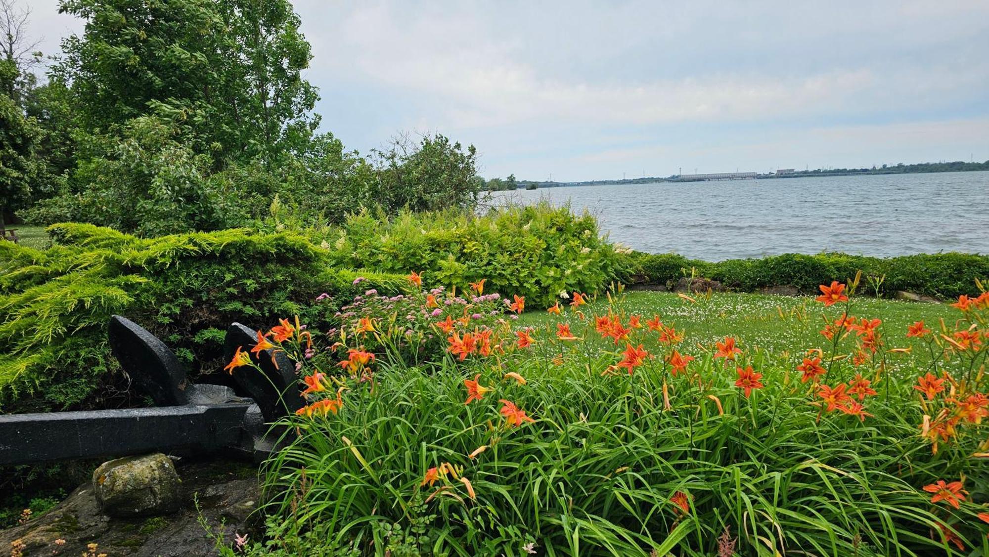 Hotel Oasis Lac St-Louis Salaberry-de-Valleyfield Extérieur photo