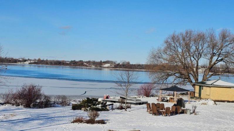 Hotel Oasis Lac St-Louis Salaberry-de-Valleyfield Extérieur photo