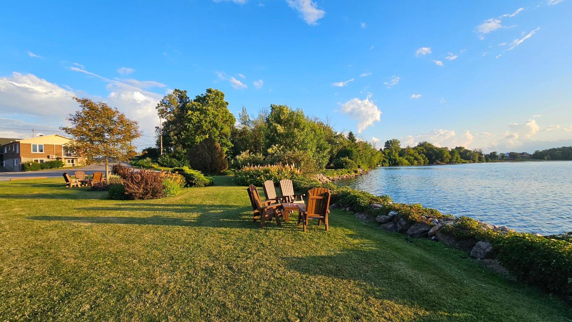 Hotel Oasis Lac St-Louis Salaberry-de-Valleyfield Extérieur photo