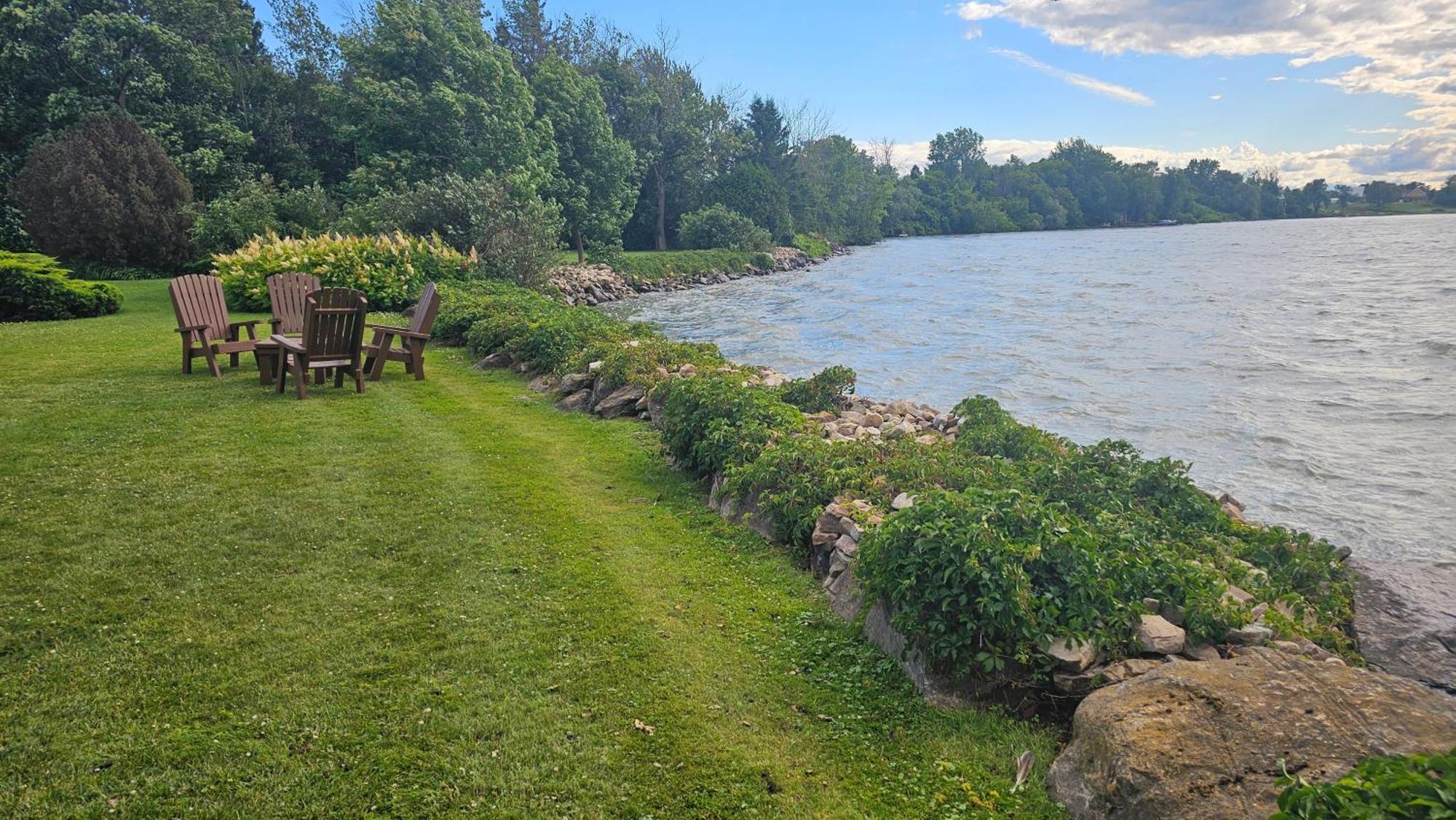 Hotel Oasis Lac St-Louis Salaberry-de-Valleyfield Extérieur photo