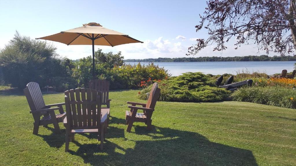 Hotel Oasis Lac St-Louis Salaberry-de-Valleyfield Extérieur photo