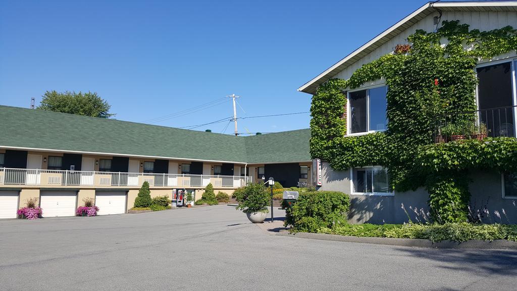 Hotel Oasis Lac St-Louis Salaberry-de-Valleyfield Extérieur photo