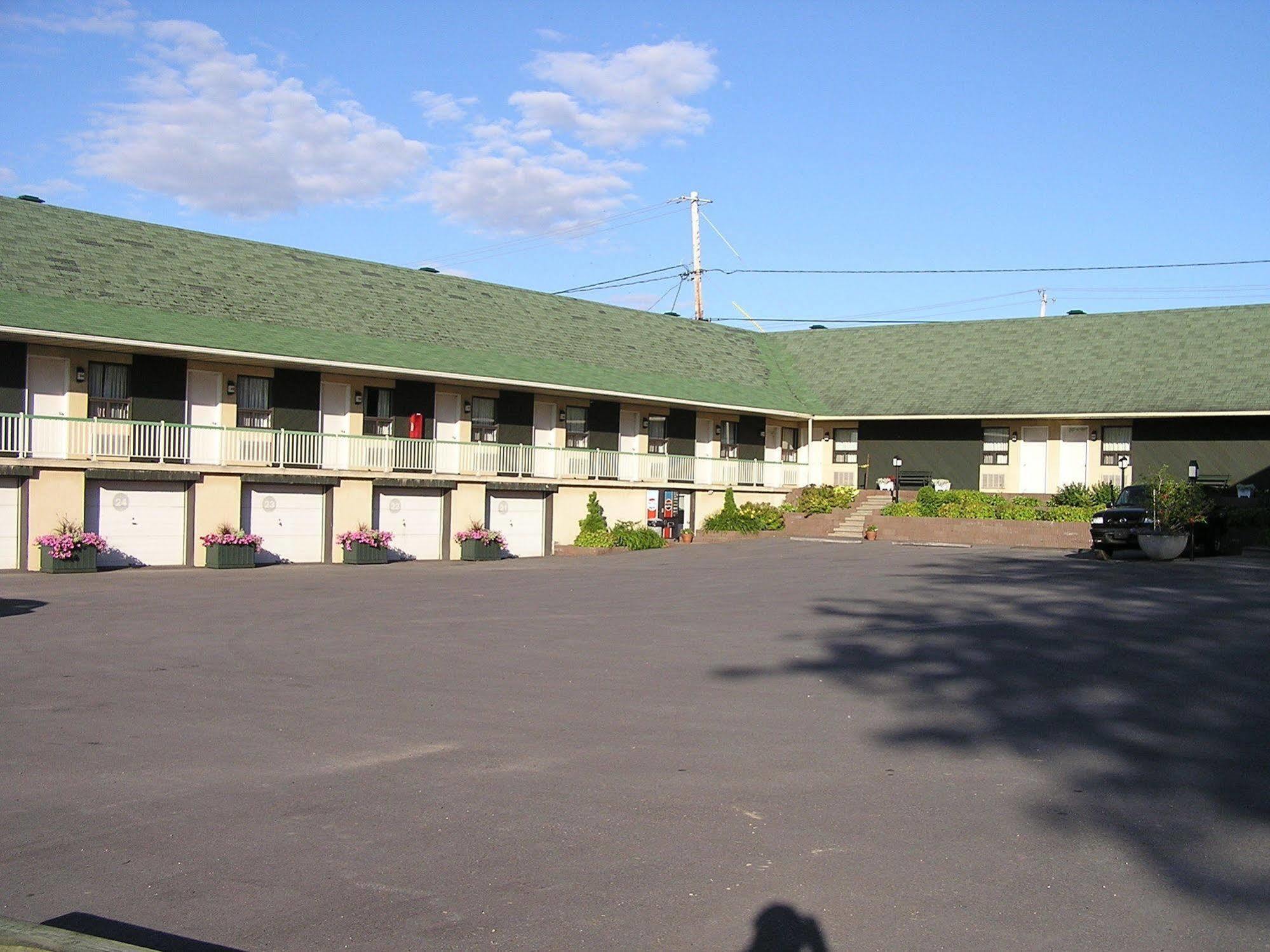 Hotel Oasis Lac St-Louis Salaberry-de-Valleyfield Extérieur photo